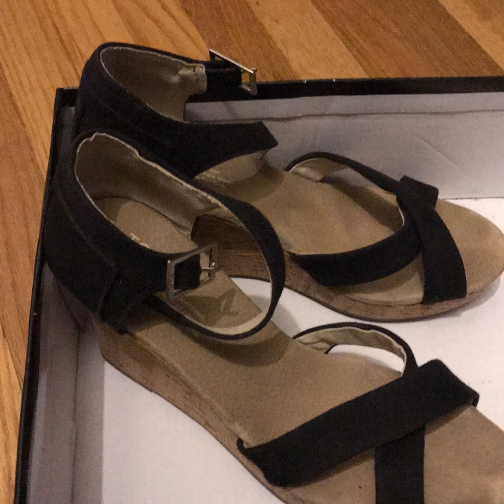 Toms wedges size 9W